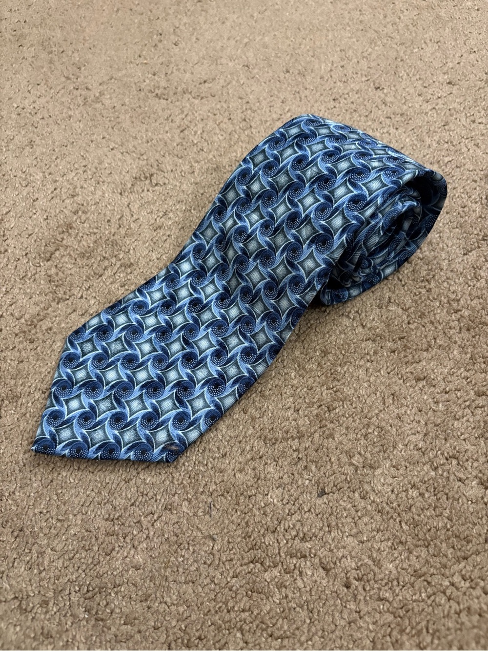 Men’s Ermenegildo Zegna 100% Silk Italian Tie Blue Geometric Design Formal